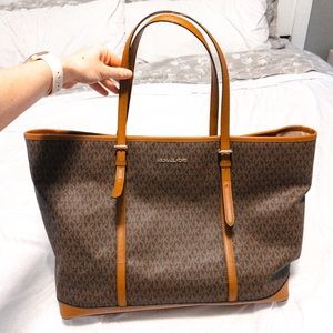 Michael Kors Extra Large Jet Set Tote